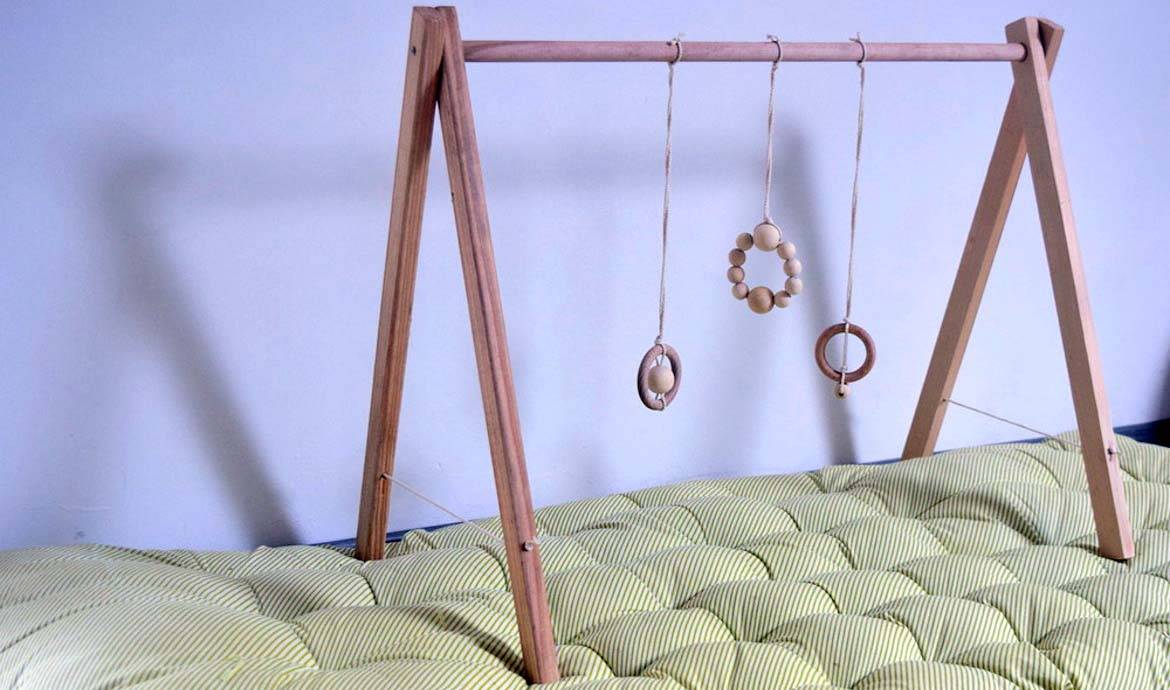 DIY - Fabriquer un panneau d'éveil en bois pour son enfant