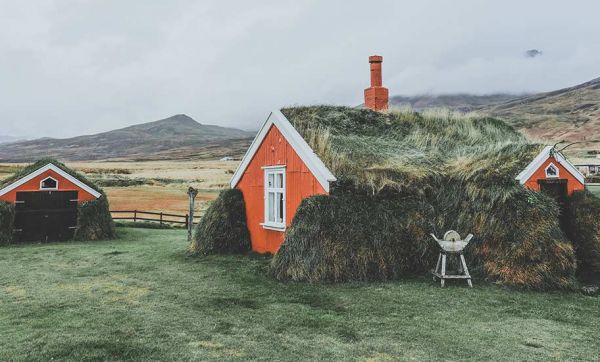 Découvrez cette verdoyante maison islandaise à couper le souffle