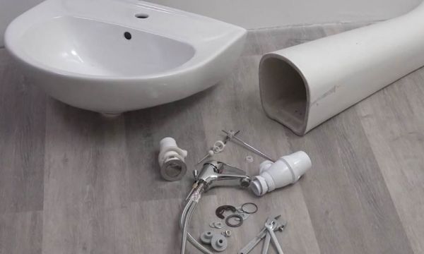 Tuto : apprenez à déposer un lavabo facilement